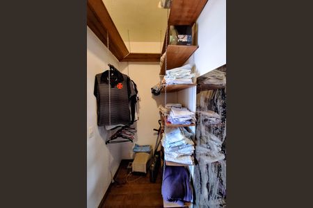 Casa à venda com 250m², 5 quartos e 4 vagas Casa à venda com 250m², 5 quartos e 4 vagasSuíte 3