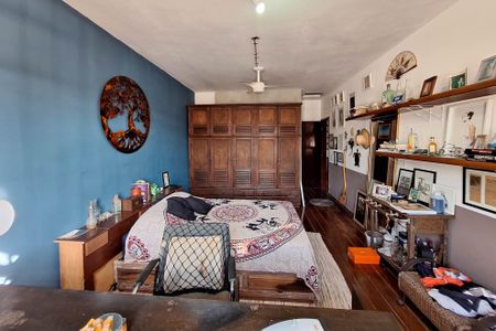 Casa à venda com 250m², 5 quartos e 4 vagas Casa à venda com 250m², 5 quartos e 4 vagasSuíte 2