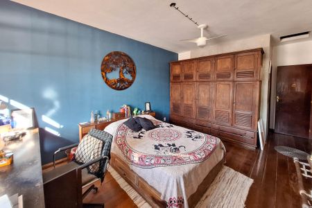 Casa à venda com 250m², 5 quartos e 4 vagas Casa à venda com 250m², 5 quartos e 4 vagasSuíte 2