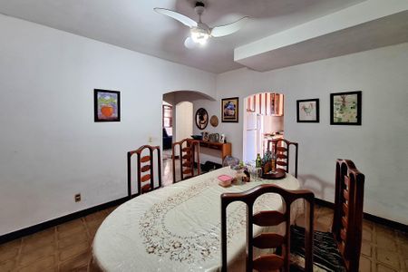 Casa à venda com 250m², 5 quartos e 4 vagas Casa à venda com 250m², 5 quartos e 4 vagasSala de Jantar