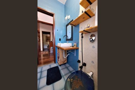 Casa à venda com 250m², 5 quartos e 4 vagas Casa à venda com 250m², 5 quartos e 4 vagasBanheiro da Suíte 2