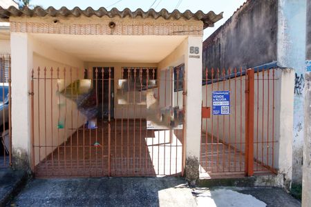 Casa à venda com 146m², 2 quartos e 2 vagas Casa à venda com 146m², 2 quartos e 2 vagasFachada