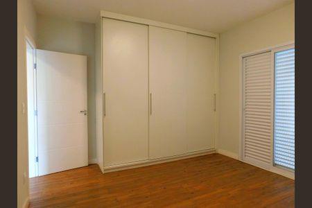 Casa de condomínio para alugar com 252m², 4 quartos e 6 vagasSuíte 4