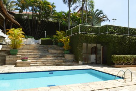 Casa à venda com 630m², 5 quartos e 6 vagasPiscina