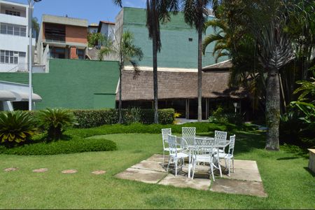 Casa à venda com 630m², 5 quartos e 6 vagasQuintal