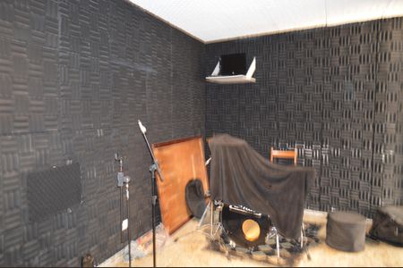 Casa à venda com 630m², 5 quartos e 6 vagasEstudio