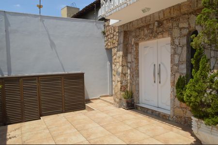 Casa à venda com 630m², 5 quartos e 6 vagasGaragem