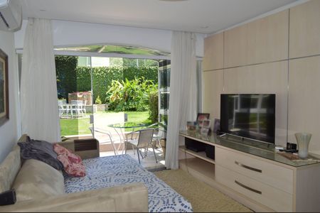 Casa à venda com 630m², 5 quartos e 6 vagasSala Tv