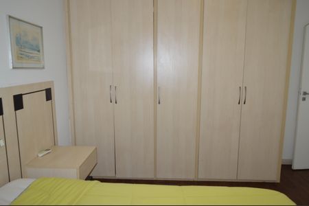 Casa à venda com 630m², 5 quartos e 6 vagasSuíte 1