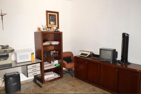 Casa à venda com 630m², 5 quartos e 6 vagasAnte Sala