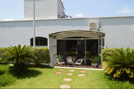 Casa à venda com 630m², 5 quartos e 6 vagasQuintal