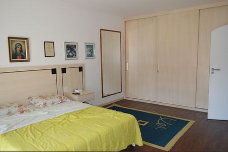 Casa à venda com 630m², 5 quartos e 6 vagasSuíte 2