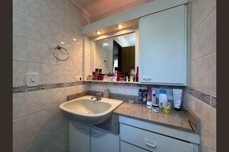 Apartamento à venda com 81m², 3 quartos e 2 vagasBanheiro suite