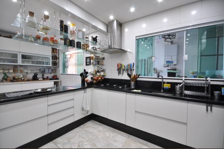 Casa à venda com 280m², 3 quartos e 1 vagaCozinha