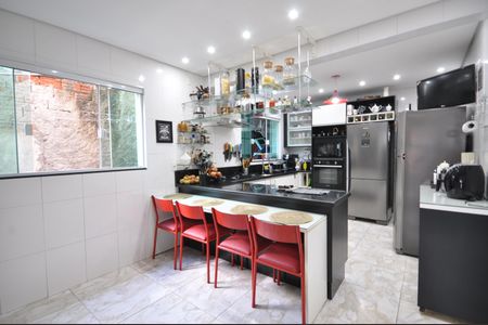 Casa à venda com 280m², 3 quartos e 1 vagaCozinha