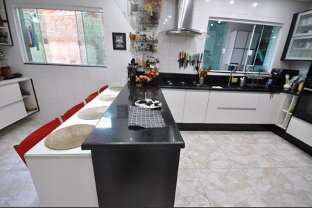 Casa à venda com 280m², 3 quartos e 1 vagaCozinha