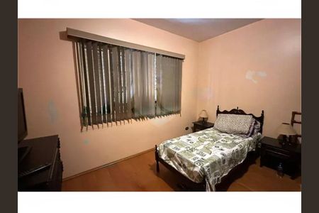 Casa à venda com 235m², 3 quartos e 4 vagas