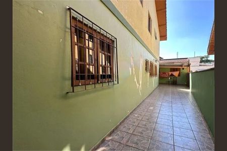 Casa à venda com 235m², 3 quartos e 4 vagas