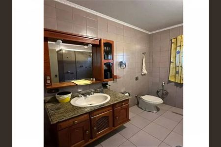 Casa à venda com 235m², 3 quartos e 4 vagas