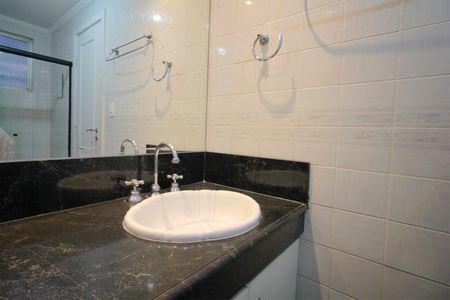 Apartamento à venda com 108m², 3 quartos e 2 vagasBanheiro da Suíte