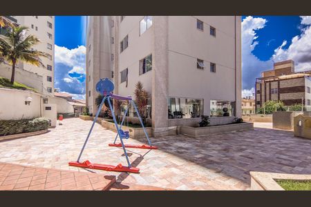 Apartamento à venda com 108m², 3 quartos e 2 vagas Apartamento à venda com 108m², 3 quartos e 2 vagasÁrea comum - Playground