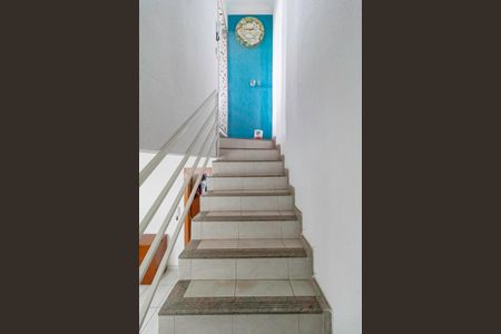 Apartamento à venda com 140m², 4 quartos e 1 vaga Apartamento à venda com 140m², 4 quartos e 1 vagaEscada