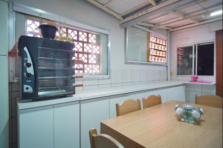 Apartamento à venda com 100m², 2 quartos e sem vagaÁrea de Lazer