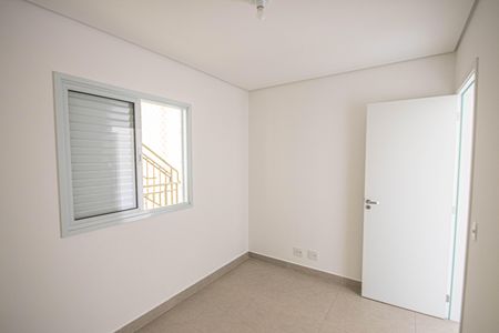 Quarto 1 de apartamento para alugar com 2 quartos, 42m² em Vila Mazzei, São Paulo