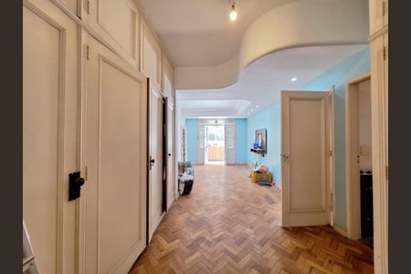 Apartamento para alugar com 300m², 3 quartos e 1 vaga Apartamento para alugar com 300m², 3 quartos e 1 vagaSuíte