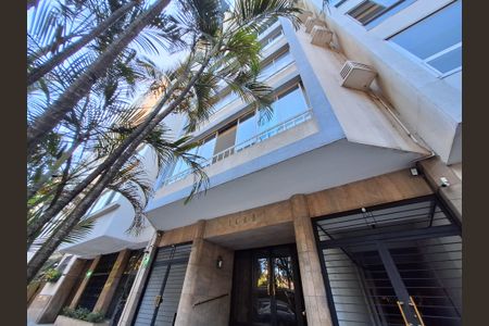 Apartamento para alugar com 300m², 3 quartos e 1 vaga Apartamento para alugar com 300m², 3 quartos e 1 vagaFachada