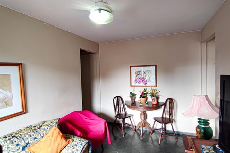 Apartamento à venda com 45m², 2 quartos e 1 vaga Apartamento à venda com 45m², 2 quartos e 1 vagaSala