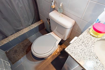 Apartamento à venda com 45m², 2 quartos e 1 vaga Apartamento à venda com 45m², 2 quartos e 1 vagaBanheiro Social