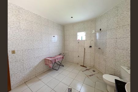 Casa à venda com 250m², 4 quartos e 3 vagas Casa à venda com 250m², 4 quartos e 3 vagasBanheiro