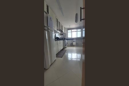 Apartamento para alugar com 112m², 2 quartos e 2 vagasCozinha