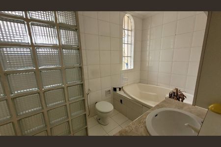 Casa à venda com 185m², 5 quartos e 3 vagas