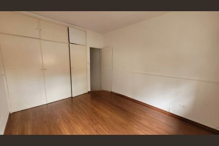 Casa à venda com 185m², 5 quartos e 3 vagas