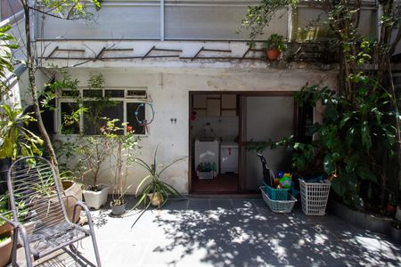 Casa à venda com 151m², 4 quartos e 3 vagas Casa à venda com 151m², 4 quartos e 3 vagasQuintal