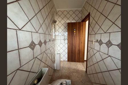 Casa à venda com 240m², 3 quartos e 2 vagas Casa à venda com 240m², 3 quartos e 2 vagasbanheiro garagem