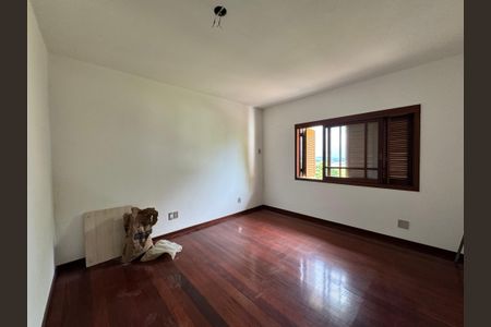 Casa à venda com 240m², 3 quartos e 2 vagas Casa à venda com 240m², 3 quartos e 2 vagasQuarto Suíte