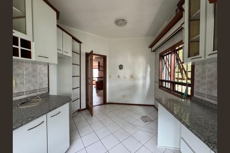 Casa à venda com 240m², 3 quartos e 2 vagas Casa à venda com 240m², 3 quartos e 2 vagasCozinha