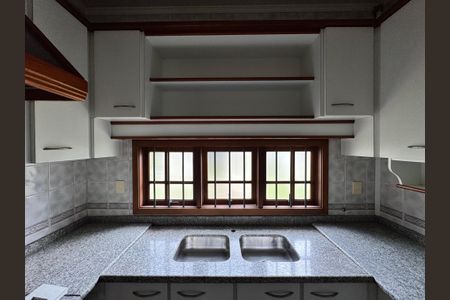 Casa à venda com 240m², 3 quartos e 2 vagas Casa à venda com 240m², 3 quartos e 2 vagasCozinha