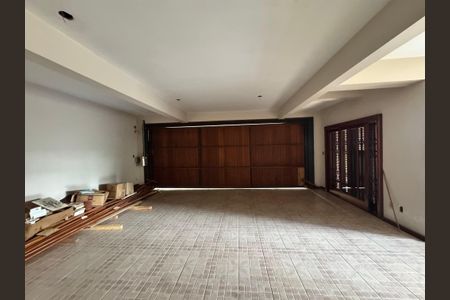 Casa à venda com 240m², 3 quartos e 2 vagas Casa à venda com 240m², 3 quartos e 2 vagasGaragem