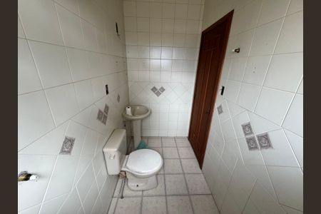 Casa à venda com 240m², 3 quartos e 2 vagas Casa à venda com 240m², 3 quartos e 2 vagasbanheiro lavanderia