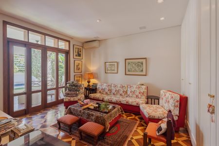 Casa à venda com 600m², 3 quartos e 5 vagasQuarto