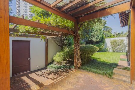 Casa à venda com 600m², 3 quartos e 5 vagasEntrada