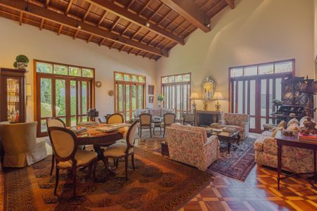 Casa à venda com 600m², 3 quartos e 5 vagasSala