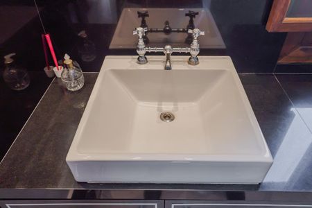 Casa à venda com 600m², 3 quartos e 5 vagasBanheiro da Suíte 2