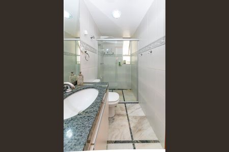 Apartamento à venda com 180m², 4 quartos e 2 vagas Apartamento à venda com 180m², 4 quartos e 2 vagasBanheiro Social 1