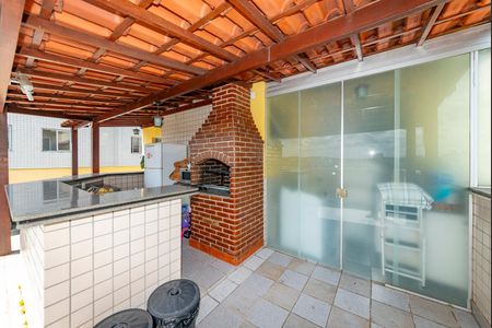 Apartamento à venda com 180m², 4 quartos e 2 vagas Apartamento à venda com 180m², 4 quartos e 2 vagasVaranda