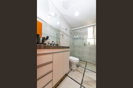 Apartamento à venda com 180m², 4 quartos e 2 vagas Apartamento à venda com 180m², 4 quartos e 2 vagasBanheiro Social 1